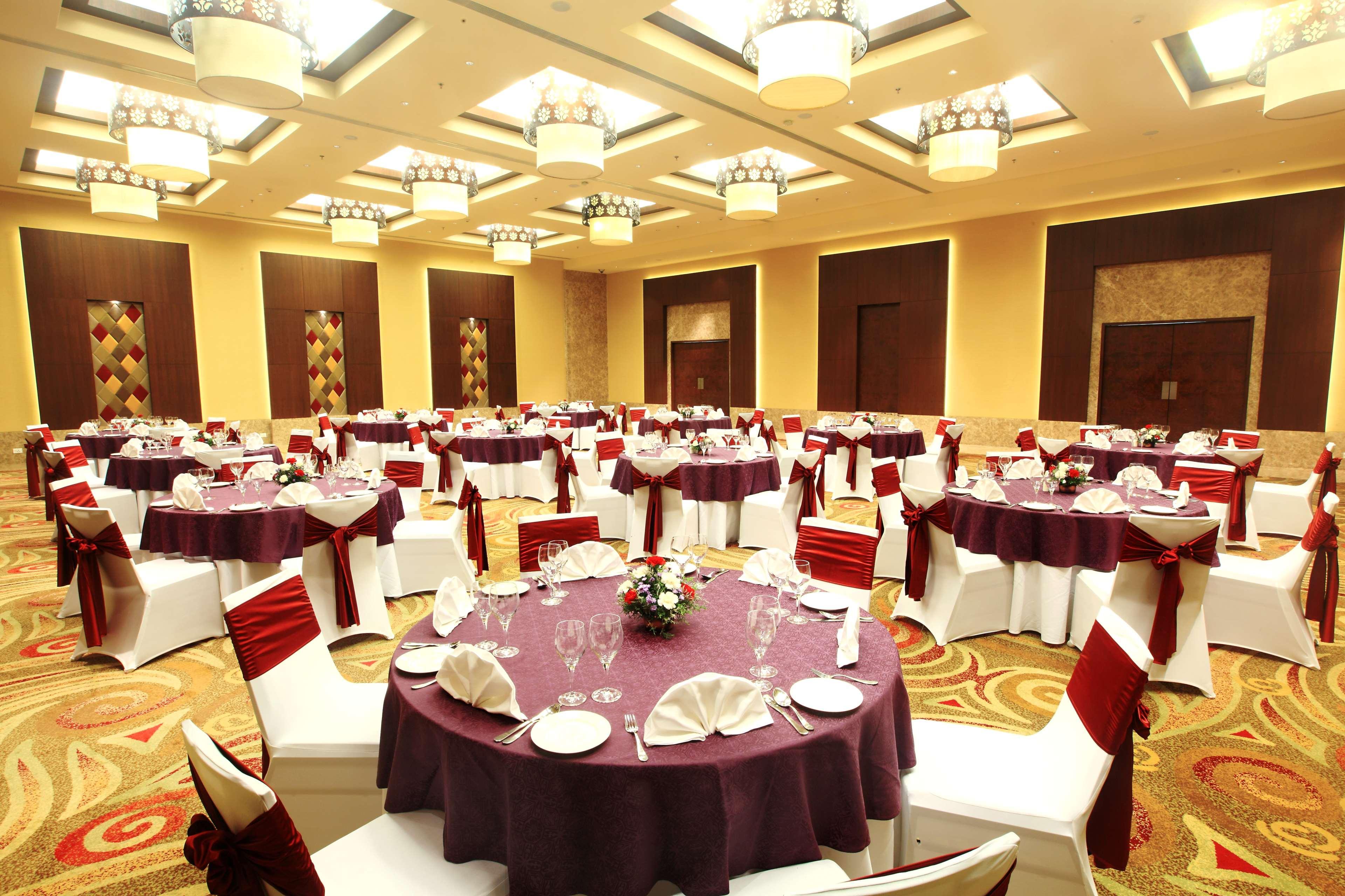 Radisson Blu Hotel Chennai City Centre Ristorante foto